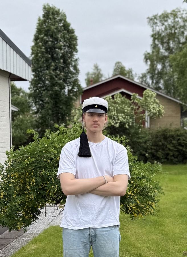 Helmeri Suokasbackground