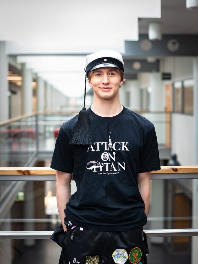 Konsta Hölttäbackground