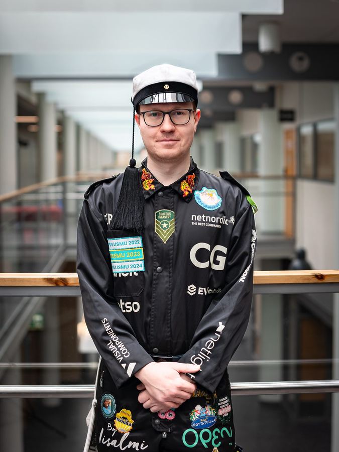 Mikko Hurmalainenbackground