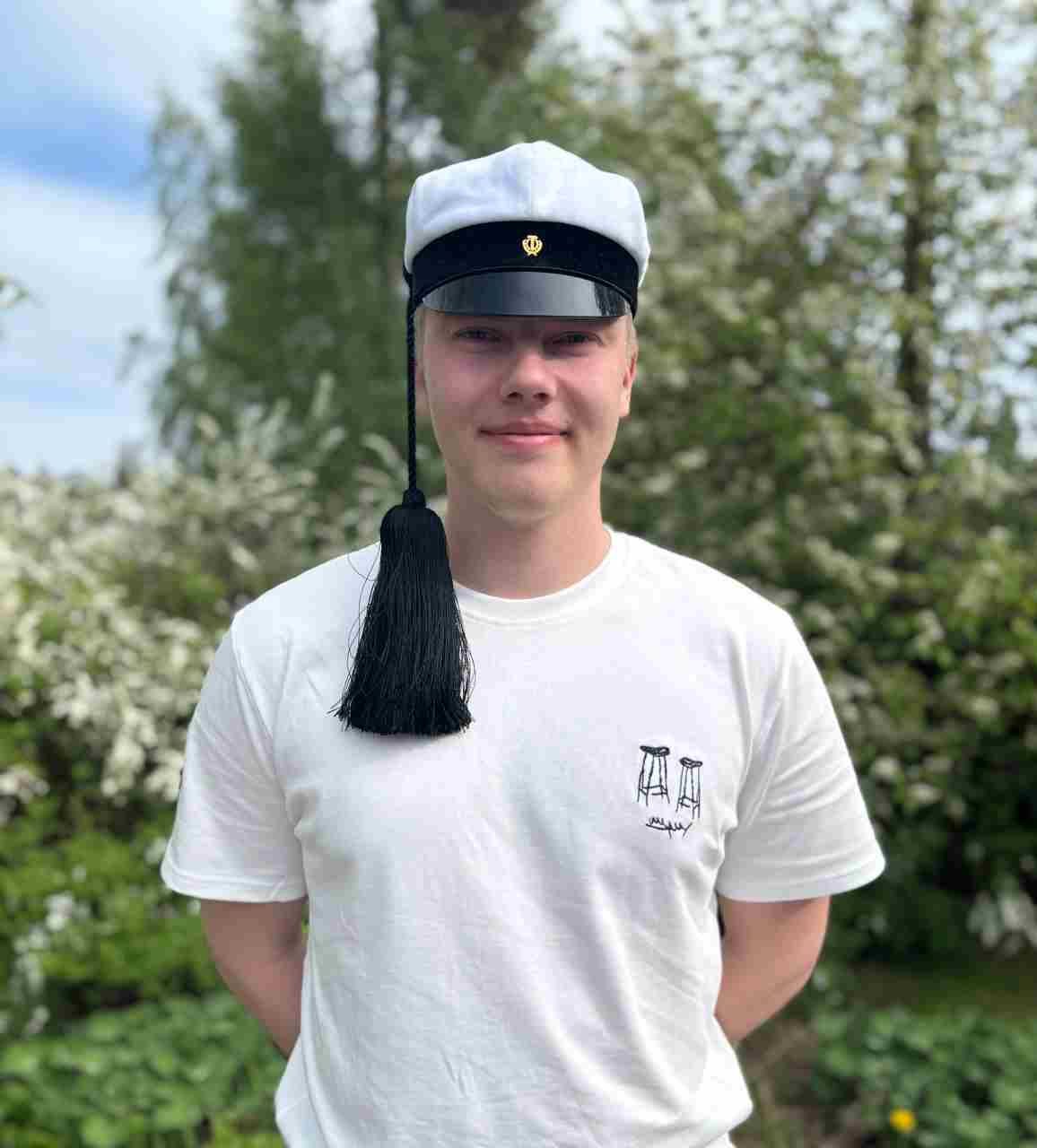 Niklas Sahakangasbackground